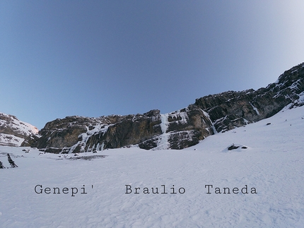 Valle del Braulio, Bormio cascate di ghiaccio  - Le cascate di ghiaccio Genepì, Braulio e Taneda sull'Avancorpo dei Vitelli in Val del Braulio, Bormio 