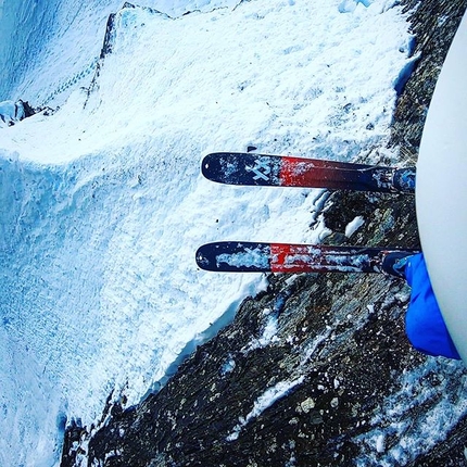 Sciare Hautes-Alpes, Paul Bonhomme - Paul Bonhomme scia Pointe des Aver (3089m), Hautes-Alpes, Francia il 13/03/2020