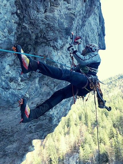 Val Brenta, Dolomiti di Brenta - Val Brenta: Matteo Rivadossi in apertura su L2