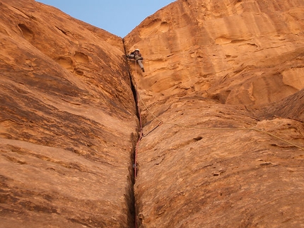 Arrampicare nel Wadi Rum