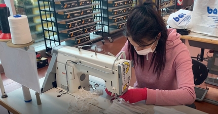 La Sportiva produce mascherine per l'emergenza Coronavirus
