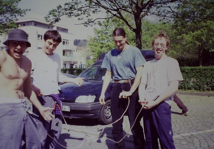 Iker Pou - Iker Pou with Andoni Pérez, Iban larrion and Ion Uribetxebarria in Frankenjura, Germany in 2000.