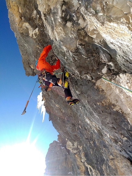 Piz Ciavazes, Dolomiti, Acqua Tirolese  - Mark Oberlechner ripete Acqua Tirolese sul Piz Ciavazes, Dolomiti