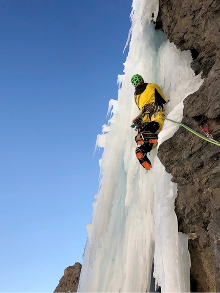 Piz Ciavazes, Dolomiti, Tiroler Wasser - Hannes Hofer climbing Tiroler Wasser on Piz Ciavazes in the Dolomites