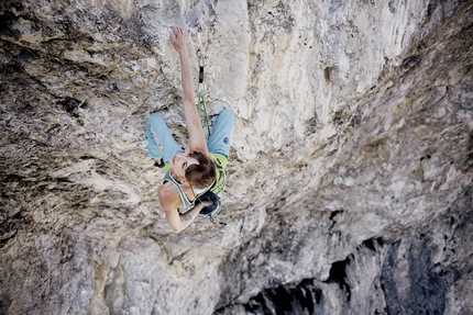 Angela Eiter discovers her Schatzinsel above Imst