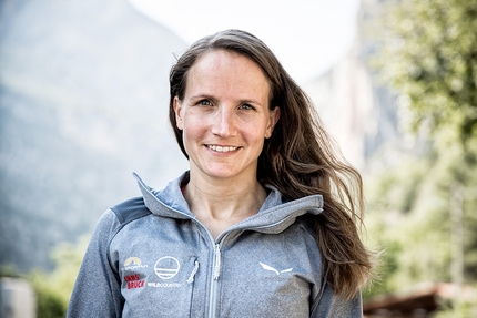 Anna Stöhr - Anna Stöhr climbing Ali Baba at Aiglun in France