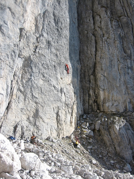 Torre Sprit, Pale di San Martino, Dolomiti - Luca Matteraglia apre il primo tiro di Timelapse alla Torre Sprit nelle Pale di San Martino, Dolomiti