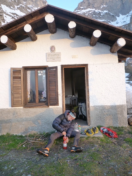 Torre Sprit, Pale di San Martino, Dolomiti - Claudia Mario al Bivacco Menegazzi, Pale di San Martino, Dolomiti