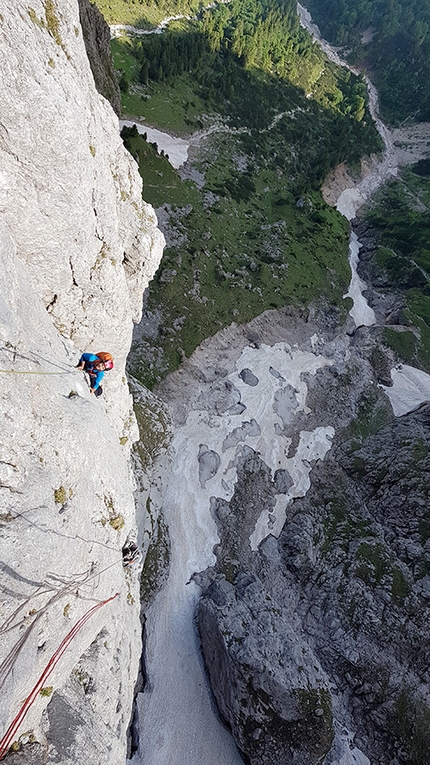 Torre Sprit, Pale di San Martino, Dolomiti - Alessandro Beber sul settimo tiro di Timelapse alla Torre Sprit nelle Pale di San Martino, Dolomiti