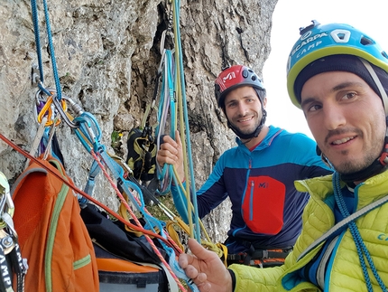 Torre Sprit, Pale di San Martino, Dolomiti - Alessandro Beber e Alessandro Baù durante l'apertura di Timelapse alla Torre Sprit nelle Pale di San Martino, Dolomiti