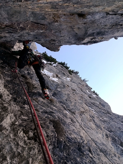 Cima Scarason, Alpi Liguri - Cima Scarason: durante l'apertura di Mystic train (Alice Arata, Gabriele Canu, Pietro Godani 5-6 gennaio 2020)