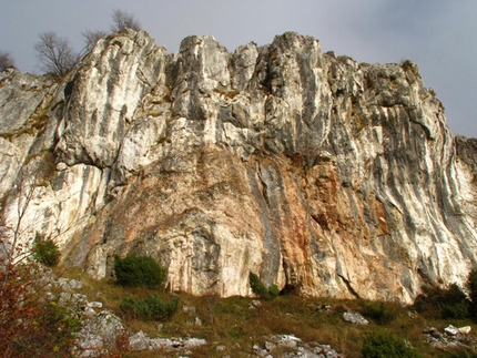 Rock climbing in Romania - Rock climbing in Romania:  View over the Magura crag