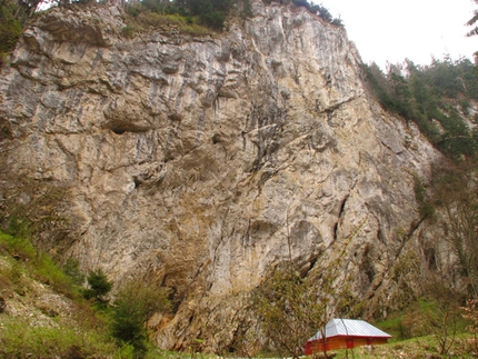 Rock climbing in Romania - Rock climbing in Romania: Sector La Refugiu from Prapastiile Zarnestilor crag
