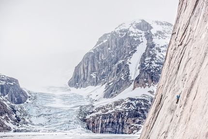 Baffin Island expedition 2012, Auer, Pou & Co climbing in Perfection Valley