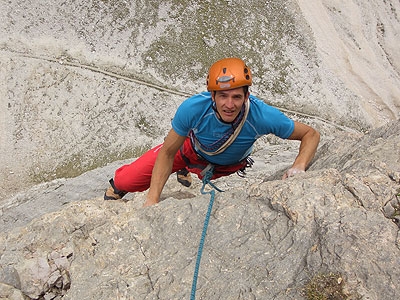 Tofana di Rozes, Dolomiti, Massimo Da Pozzo - Massimo Da Pozzo su Sognando l'aurora (7b+, 7a obbl.), Tofana di Rozes, Dolomiti