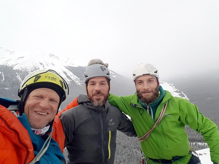 Cascate di ghiaccio in Canada, Daniele Frialdi, Marco Verzeletti, Roberto Parolari - Roberto Parolari, Marco Verzeletti e Daniele Frialdi su The Real Big Drip, Ghost Valley, Canada