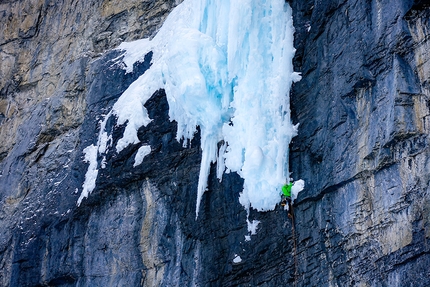 Cascate di ghiaccio in Canada, Daniele Frialdi, Marco Verzeletti, Roberto Parolari - Daniele Frialdi su The Real Big Drip, Ghost Valley, Canada