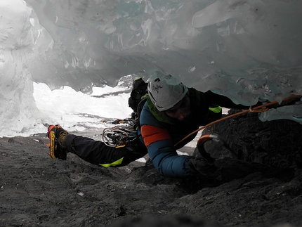 Cascate di ghiaccio in Canada, Daniele Frialdi, Marco Verzeletti, Roberto Parolari - Daniele Frialdi sul terzo tiro di The Real Big Drip, Ghost Valley, Canada