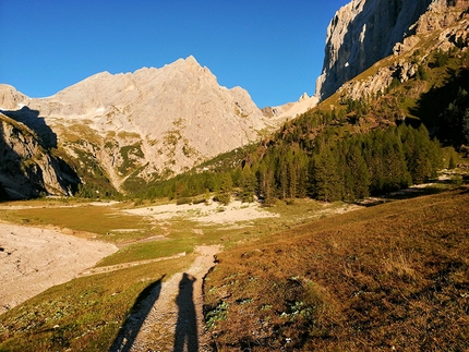 Tempo ai Tempi, Dario Bertoletti, Edoardo Rovetta - Tempi Moderni, Marmolada: ombre e roccia - Marmolada in lontananza sulla destra