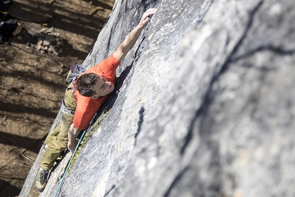 Alessandro Zeni deciphers Cryptography, 9b slab at Saint Loup in Switzerland