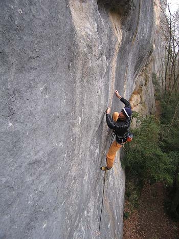 Bain de sang, Saint Loup, Switzerland, Manolo, Riccardo Scarian - Bain de sang 9a, Saint Loup, Switzerland: Riccardo 'Sky' Scarian, Maurizio 'Manolo' Zanolla, February 2006