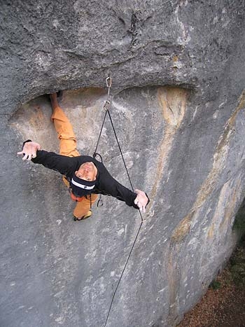 Bain de sang, Saint Loup, Switzerland, Manolo, Riccardo Scarian - Bain de sang 9a, Saint Loup, Switzerland: Riccardo 'Sky' Scarian, Maurizio 'Manolo' Zanolla, February 2006