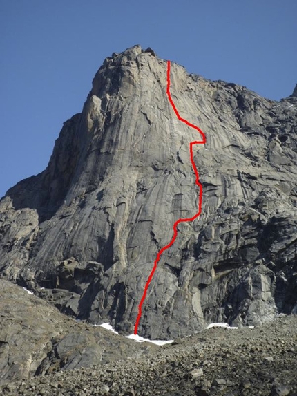 Baffin Island Mount Asgard - Mt. Asgard Baffin Island: Chocolate boomerang (5.11, 700m, Tirokwa wall, Sean Villanueva, Stephane Hanssens 07/2009)