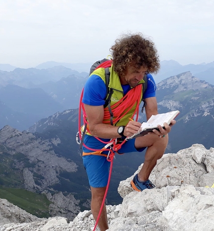 Monte Duranno, Via Normale, La Via dei Cacciatori Ertani - Michele Barbiero in cima al Monte Duranno, Dolomiti d’Oltrepiave dopo aver percorso la La Via dei Cacciatori Ertani