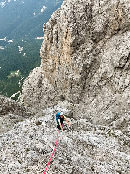 Monte Duranno, Via Normale, La Via dei Cacciatori Ertani - In salita lungo la Via dei Cacciatori Ertani al Monte Duranno, Dolomiti d’Oltrepiave