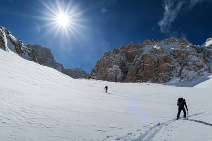 Sci ripido sulle montagne dell'Aladağlar in Turchia