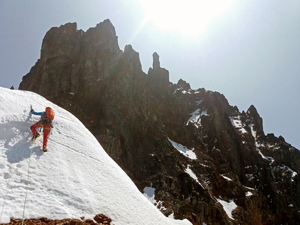 Cerro Castillo, Patagonia Cile, Andrea Migliano, Domenico Totani - Cerro Castillo in Patagonia: dorsale di neve