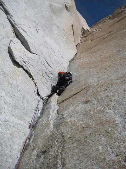 Fitz Roy Patagonia, Via del Tehuelche - Via del Tehuelche, Fitz Roy Patagonia (01/2009 Urban Azman,Boris Lorencic)