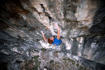 Il frutto del diavolo - Gabriele Moroni climbing Il frutto del diavolo 8c+/9a