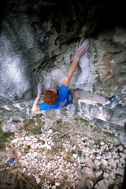 Il frutto del diavolo - Gabriele Moroni su Il frutto del diavolo 8c+/9a