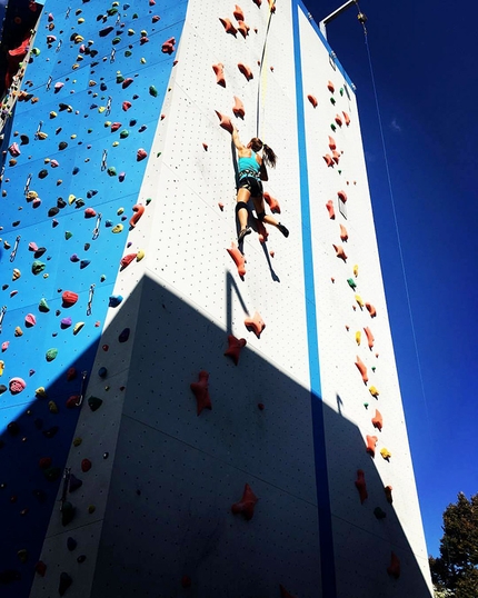 Up Urban Climbing - La torre esterna della palestra di arrampicata Up Urban Climbing a Bologna