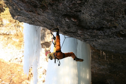 Grotta del Lupo - Speranze di Ghiaccio M10+, Grotta del Lupo