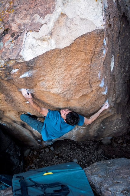 Paul Robinson - Paul Robinson climbing Boy on Land V12/8A+ at Hueco Tanks, USA