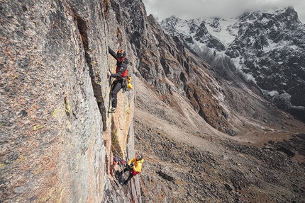 Baspa Valley, India, Himalaya, Matty Hong, Jacopo Larcher, Eneko Pou, Iker Pou, Siebe Vanhee - Eneko Pou and Iker Pou establishing their new route in the Baspa Valley, India, Himalaya