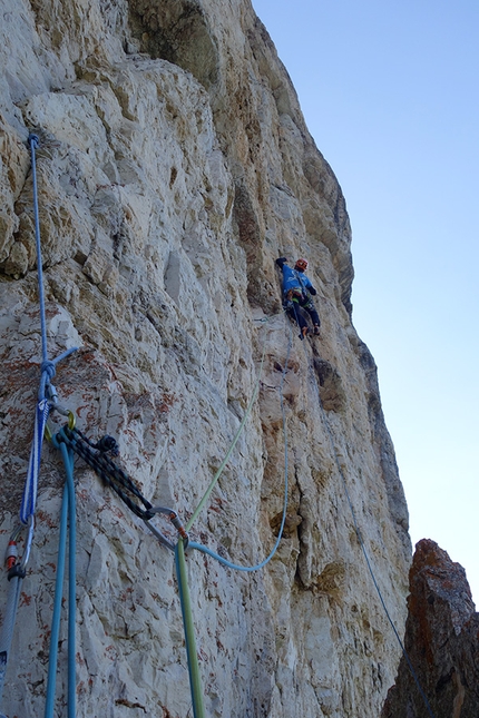 Torre Venezia, Civetta, Dolomiti, Alessandro Baù - Alessandro Baù sul terzo tiro di Stile Libero alla Torre Venezia in Civetta, Dolomiti