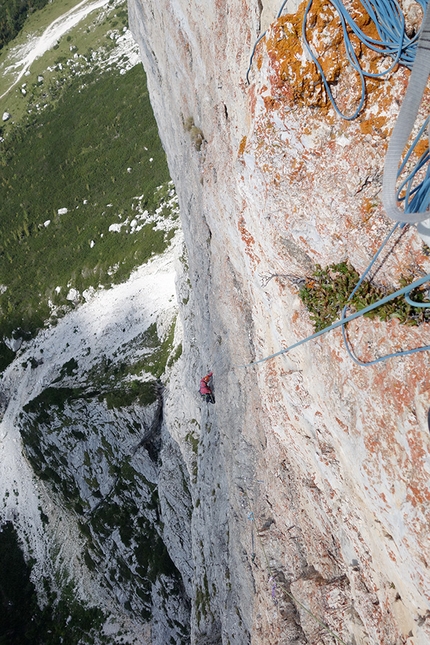 Torre Venezia, Civetta, Dolomiti, Alessandro Baù - Matteo Baù sul settimo tiro di Stile Libero alla Torre Venezia in Civetta, Dolomiti