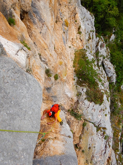 Rocca di Oratino, Riccardo Quaranta - Power alla Rocca di Oratino: Antonio Patullo sull'esposto traverso di L3