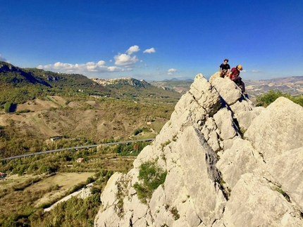 Rocca di Oratino, Riccardo Quaranta - La bellissima ed estetica cresta di rientro dalla Cresta della Rocca di Oratino, Molise