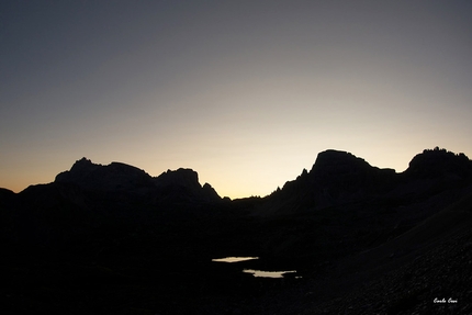 Via Cassin - Ratti, Cima Ovest di Lavaredo, Tre Cime di Lavaredo, Dolomiti - Alba prima della Via Cassin - Ratti alla Cima Ovest di Lavaredo, Dolomiti