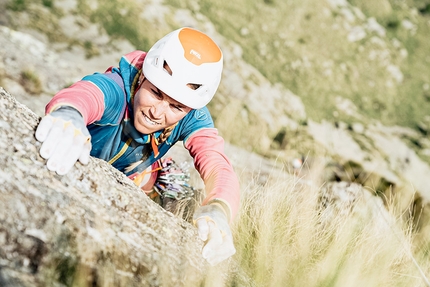 Valle Orco arrampicata, Federica Mingolla, Andrea Migliano - Federica Mingolla durante l'apertura di Gli amici di via Po alla Punta Phuc del Monte Castello, Vallone di Noaschetta, Valle dell’Orco.