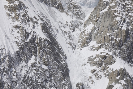 Edmond Joyeusaz - Edmond Joyeusaz scende in sci il versante della Brenva del Monte Bianco il 25/05/2020