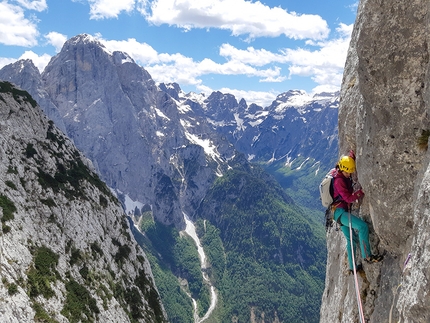 Via Collaborazione, Spiz di Lagunaz, Pale di San Lucano, Dolomiti, Silvia Loreggian, Stefano Ragazzo - Ancora qualche passaggio impegnativo per Silvia Loreggian sulla Via Collaborazione, Spiz di Lagunaz, Pale di San Lucano