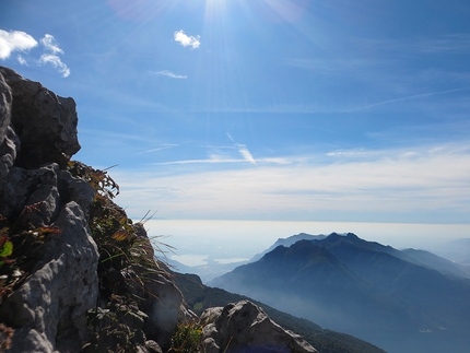 Il Fungo, Grignetta, Saverio De Toffol, Jorge Palacios  - In cima al Fungo, Grigna Meridionale e la vista verso Lecco