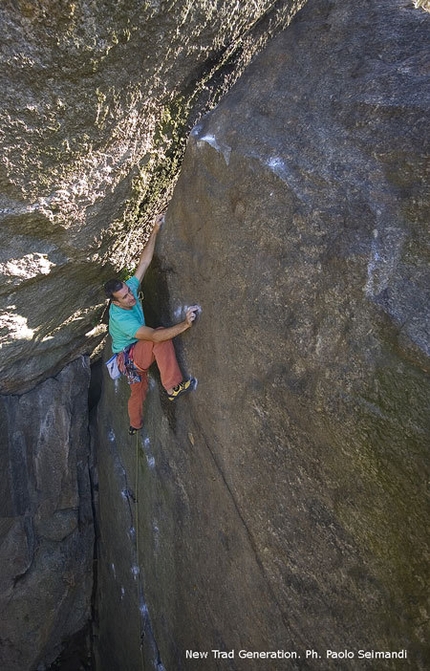 Arrampicata Trad - Val di Susa e Sardegna - Maurizio Oviglia su New trad Generation, 6b, Rocca Penna