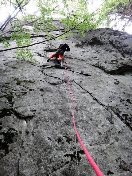 Scoglio di Boazzo Valle Daone, Matteo Rivadossi, Silvio Fieschi - Matteo Rivadossi su L1 de La Disfatta dei Daoniani allo Scoglio di Boazzo in Valle di Daone