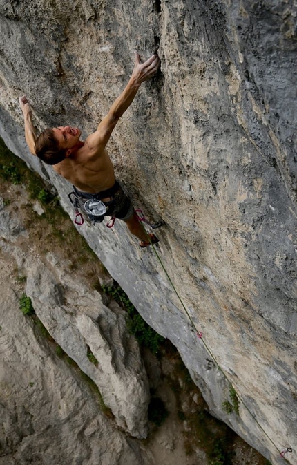 Roland Hemetzberger chiude Qui 9a+ alla Geisterschmiedwand